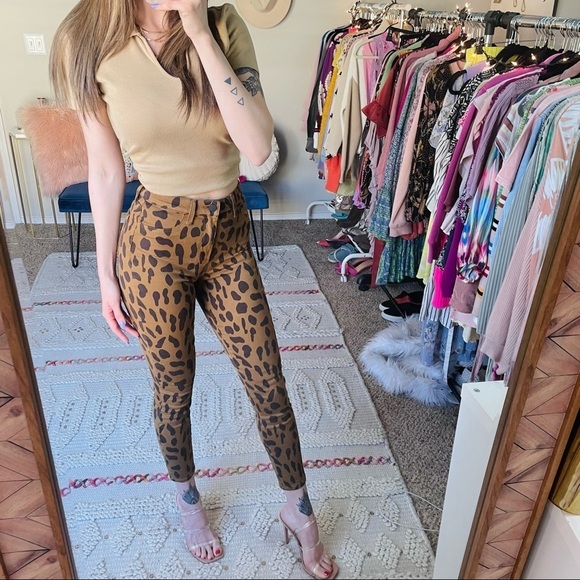 L'AGENCE Margot Spot Animal Print Jeans - Picture 9 of 10
